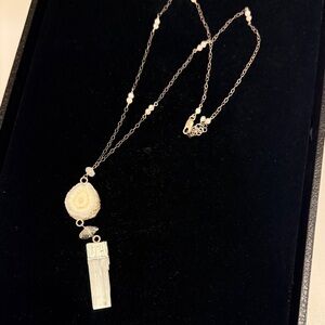 Chic Silver crystal Necklace with beaded silver chain